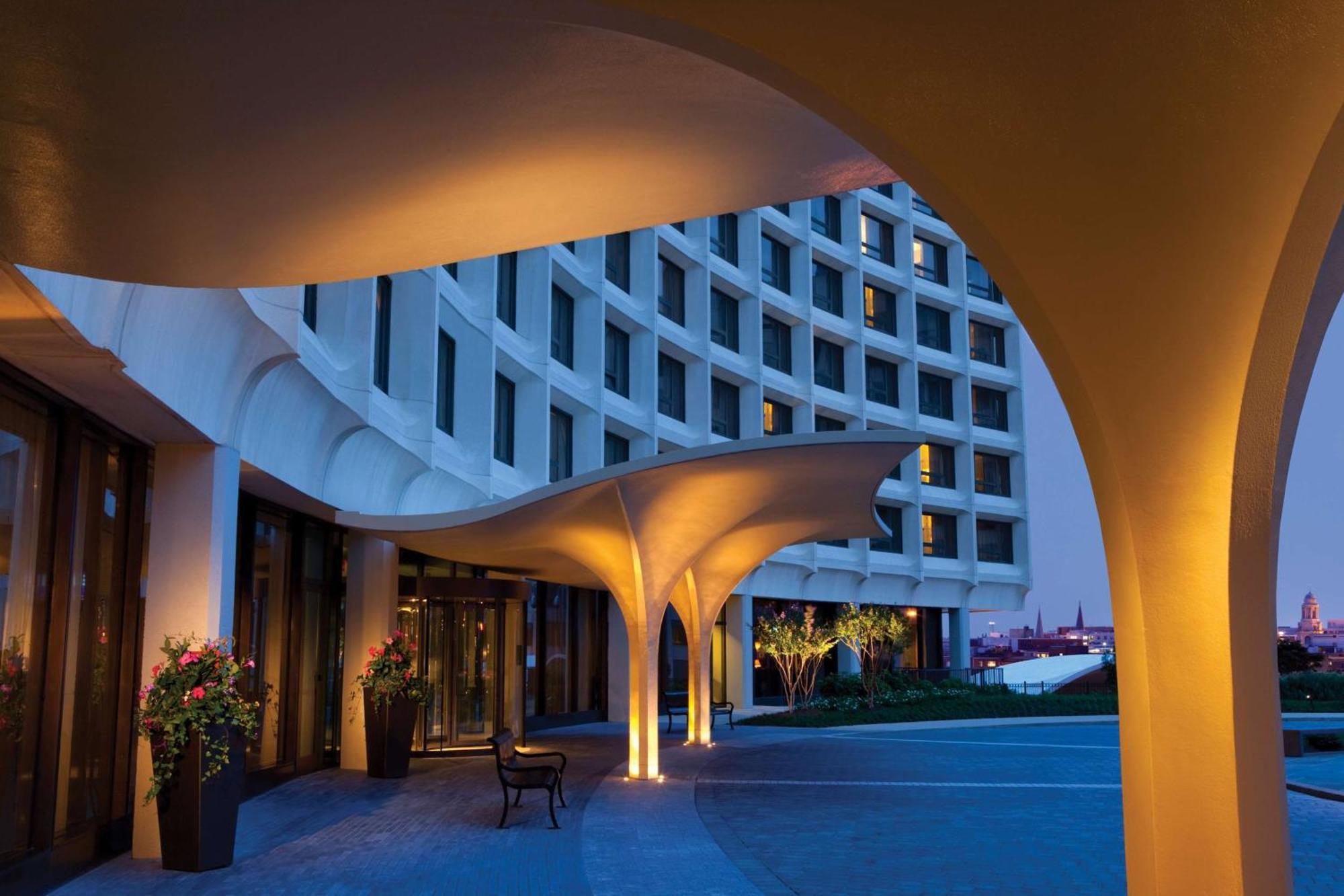 Washington Hilton Hotel Bagian luar foto